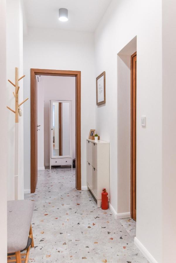 Cosy & Renovated 2Bd Flat Near Vitoshka By Flat Mаnager Apartman Szófia Kültér fotó